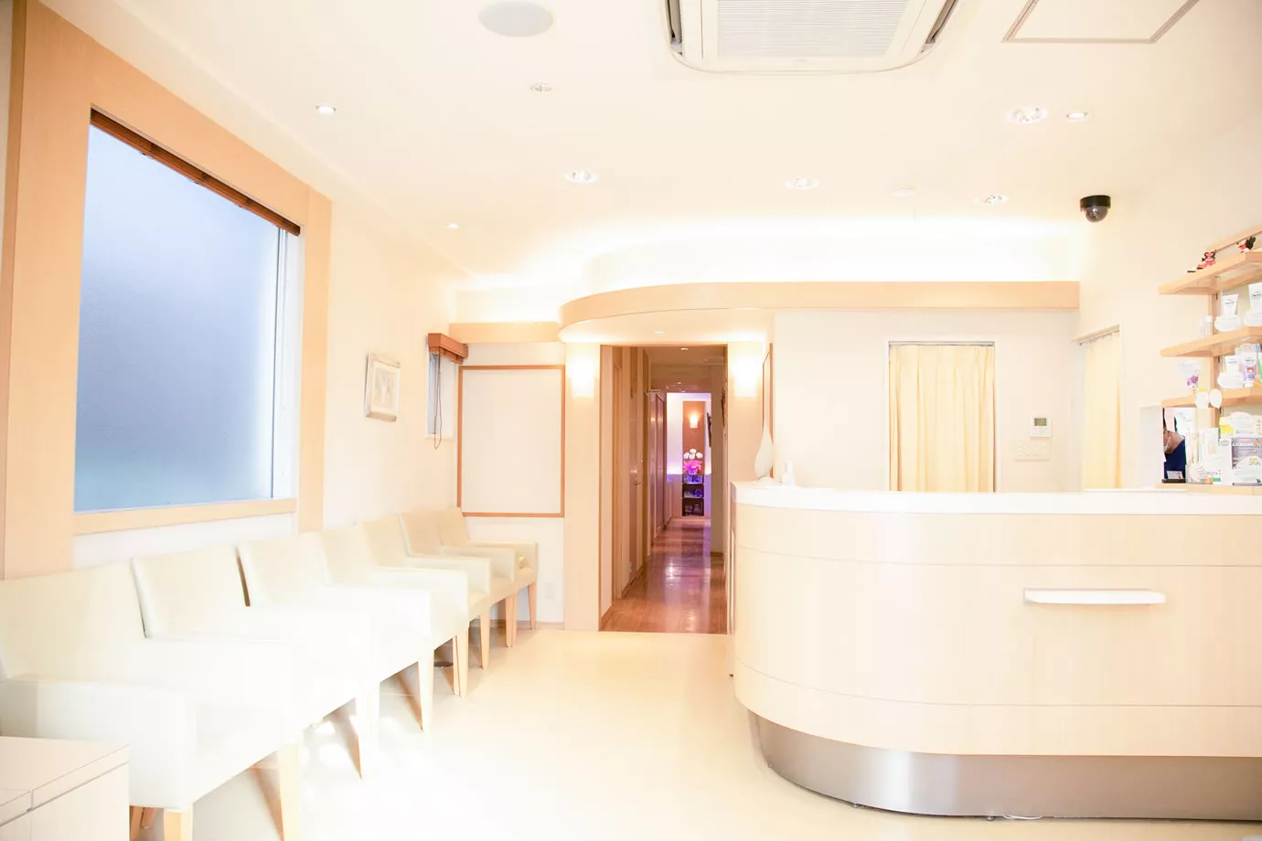 【厚生労働省認定】かかりつけ歯科医機能強化型歯科診療所　専門的な資格を多数持つ院長が総合的な口腔治療を提供