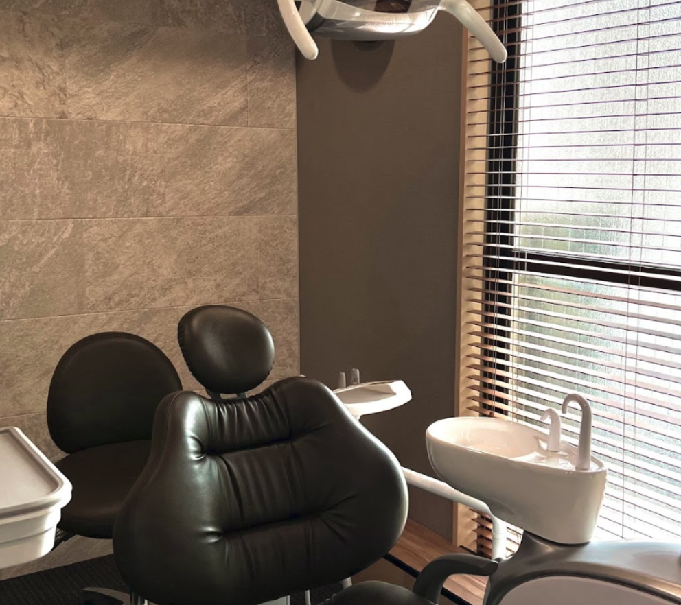 西新宿駅徒歩3分 痛みを抑えた矯正治療専門アポロデンタルクリニック西新宿