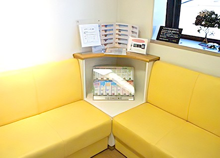 待合室にてゆったりしながらお過ごしください