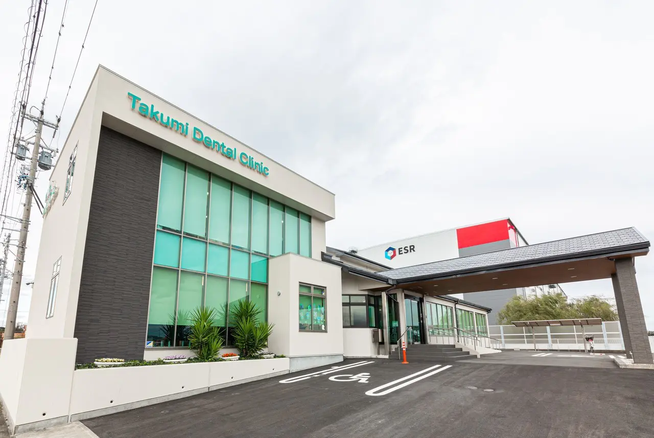 【藤浪駅より徒歩10分】【急患対応】インプラント経験25年以上の実績！幅広い症例に対応