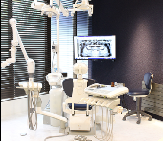 最新のモニター付き診察チェア