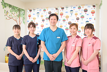 地域のみなさまが笑顔になれる歯科クリニックをスタッフ一同目指しています