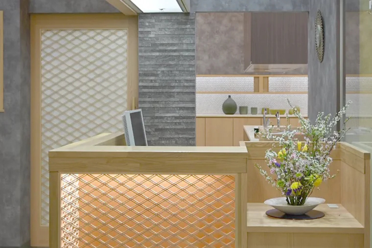 医院外観・受付・キッズルーム