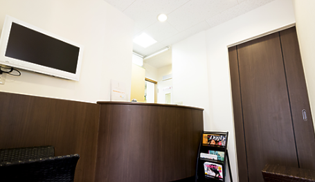 【新宿駅 徒歩5分】【日本矯正歯科学会認定医 在籍】矯正、虫歯それぞれに特化したドクターの専門的な治療を、ワンストップでご提供