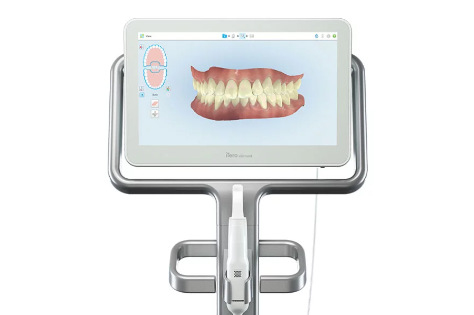 歯型を3Dデータで再現できる、デジタル印象採得装置（iTero エレメント5D）を使用しています
