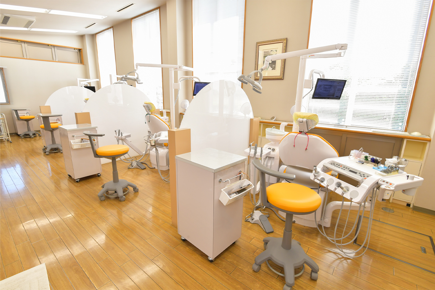 歯周病治療に定評があり、患者様一人ひとりに合わせた丁寧な対応を行う