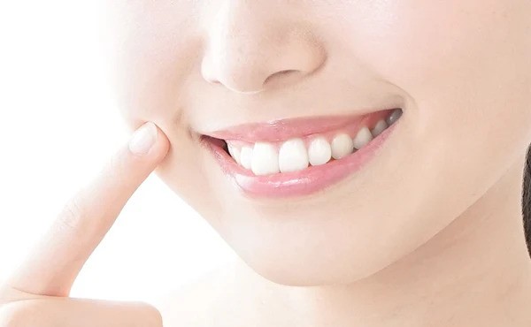 専用のレントゲンを用いて歯の動きを分析しています