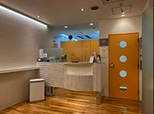 ①受付②待合スペース③診療室