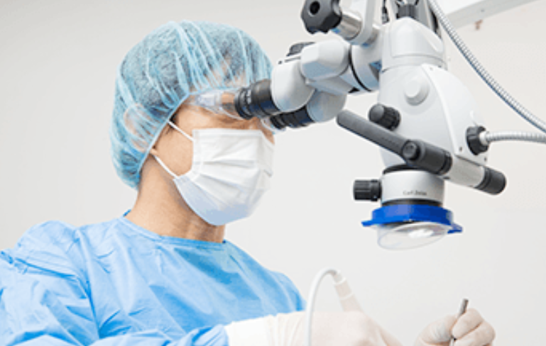 天然歯に近い素材特性と高い適合性で審美性と機能性を両立