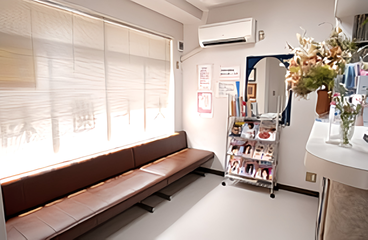 ①外観②診療室③待合室