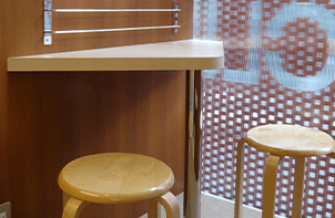 ①外観②カウンセリングルーム③診療室