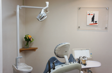 【JR新橋駅より徒歩5分】ただ治療するだけでなくお悩みに対し取り組み、メンテナンスまで承る新橋烏森通り歯科