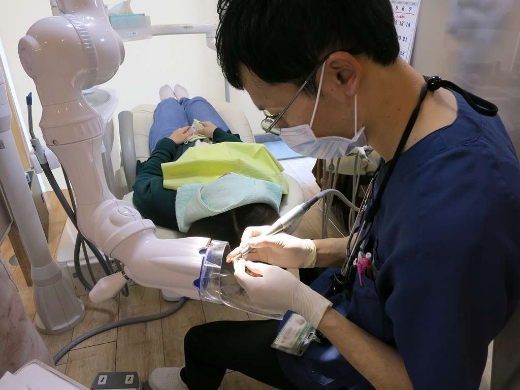 飛沫拡散防止対策として、全ての診療ユニットに口腔外バキュームを設置しております