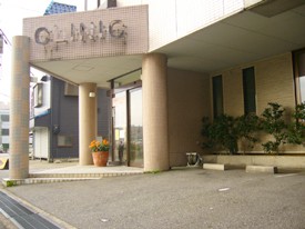 ①外観②受付③診療室
