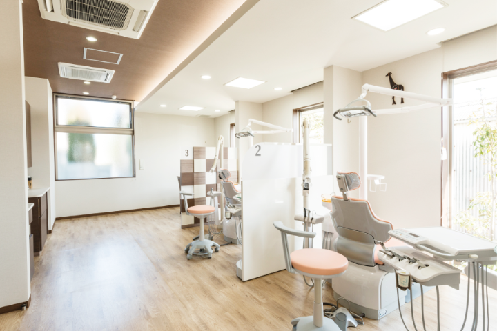 【JR関西本線 朝日駅 徒歩10分】【日本障害者歯科学会認定医 在籍】的確な診断、安全で迅速な治療を提供し地域に寄り添う朝日つげ歯科