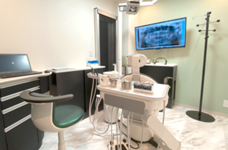 ①受付②待合室③診療室