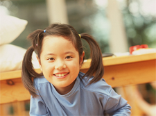 歯並びが悪いと虫歯や歯周病になる可能性が高くなってしまうため、幼いうちに矯正することをおすすめします