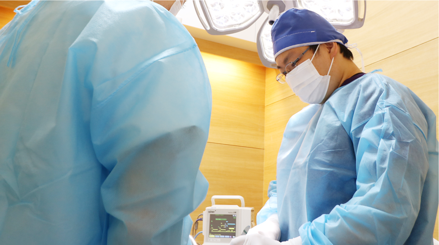 経験豊富な専門医が担当します