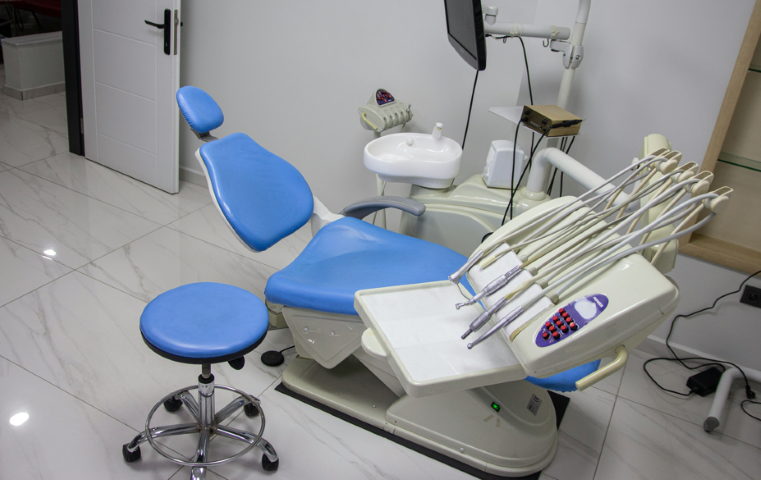 【和泉府中駅から徒歩5分】健康を育てる西村歯科医院