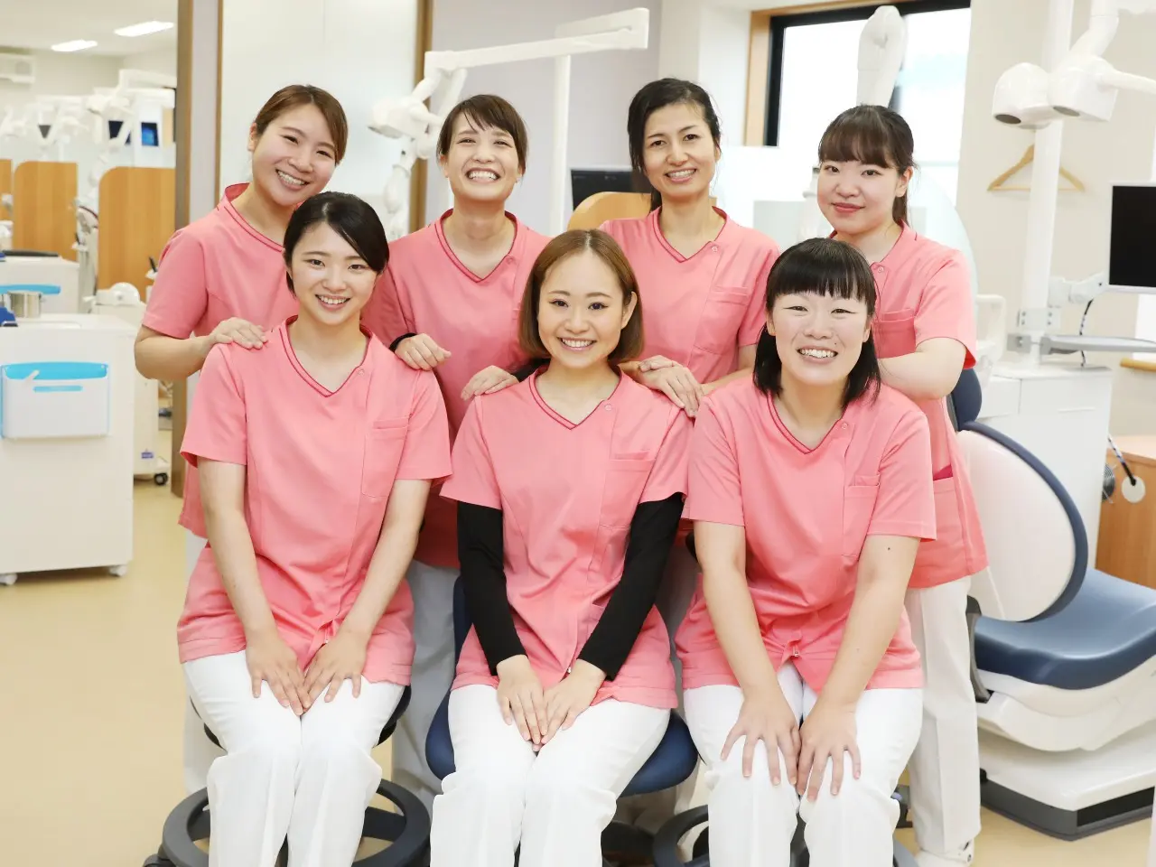 歯科衛生士が中心となって、歯周病治療やメンテナンスにあたっています