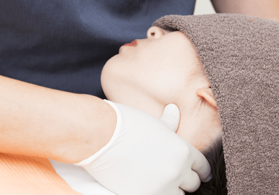 マウスピースと最新レーザー技術で顎関節周辺の筋肉疲労を改善