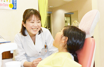 ①治療風景②待合スペース③治療スペース