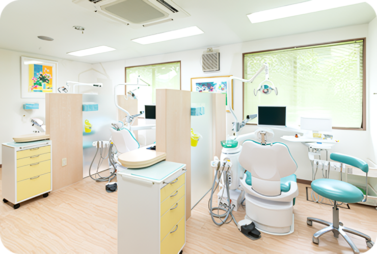 虫歯予防から歯並びの管理まで、将来の健康につながるケアを早い時期から始めることが大切です。