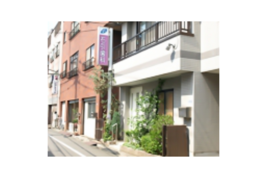 ①外観②受付③診療チェア