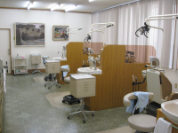 ①外観②診察室③画像はイメージです。