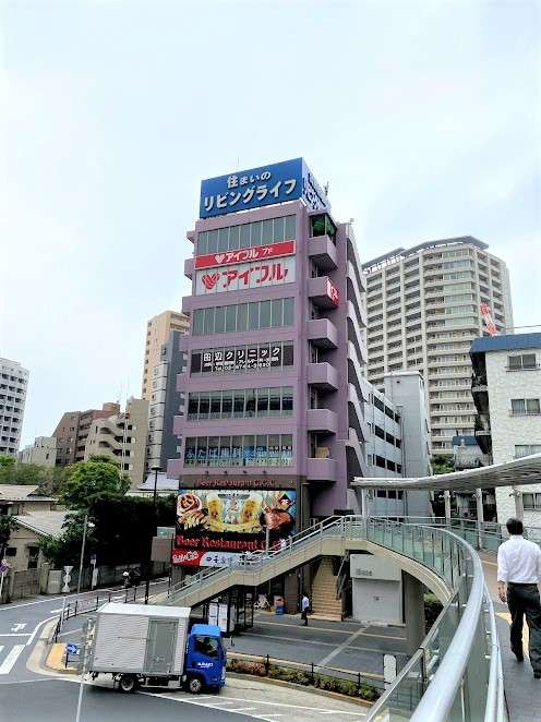 虫歯検知液を使い「再治療が少ない治療」、「注射の痛みが少ない治療」を心がけております（年中無休、20時まで診療、お昼休みなしで診療しております）