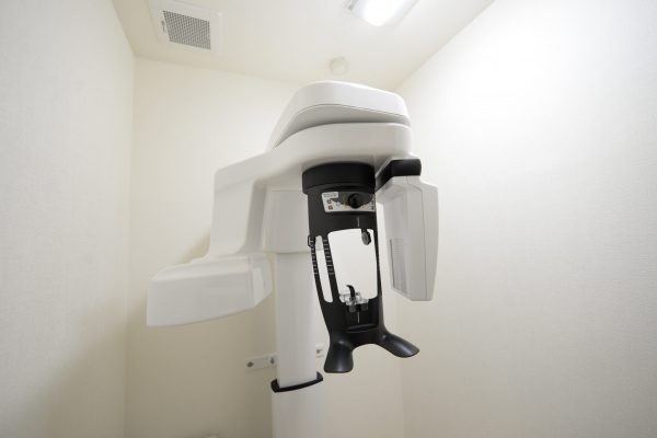 安全な治療のために歯科用CTを導入しています