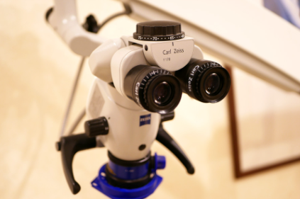 マイクロスコープを使用しています