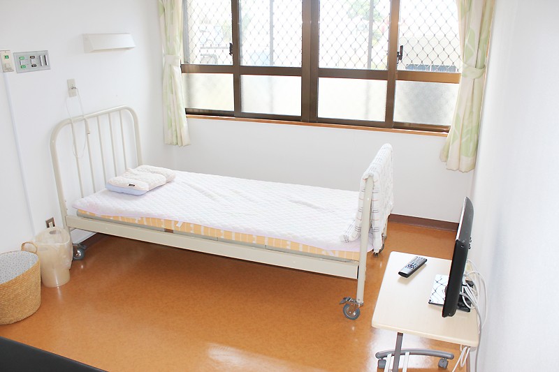 口腔領域に生じるさまざまな疾患に対し、外科的処置を中心とした専門的な診療を行っています。