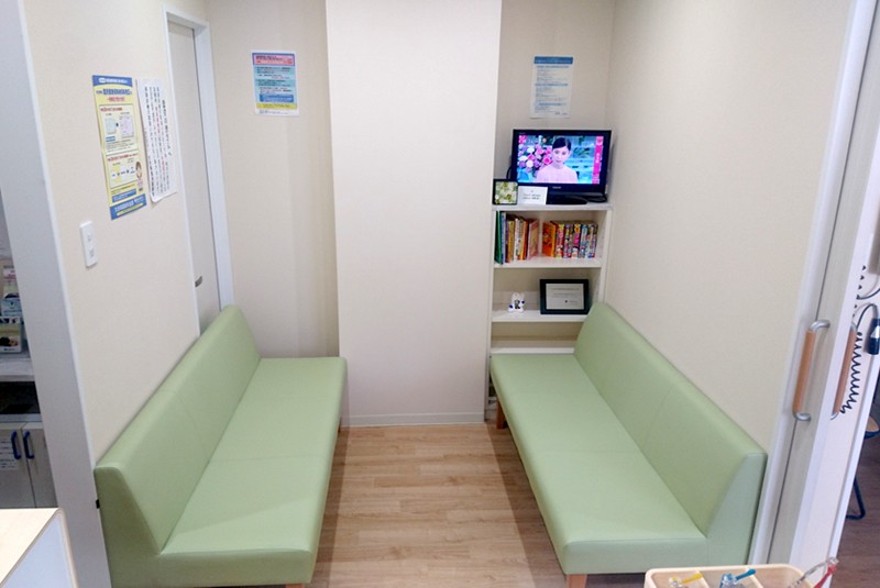 ①診療室 ②受付 ③待合室