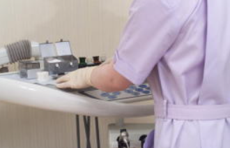 【都営地下鉄三田線 新板橋駅 徒歩2分/JR埼京線 板橋駅 徒歩3分/東武東上線 下板橋駅 徒歩4分】やさしいインプラント治療をモットーにしたオカモト歯科医院