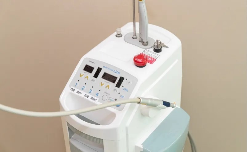 歯科用レーザーを活用し治療時の痛みを軽減しています