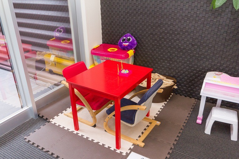 小さなお子様の遊べる空間がございます