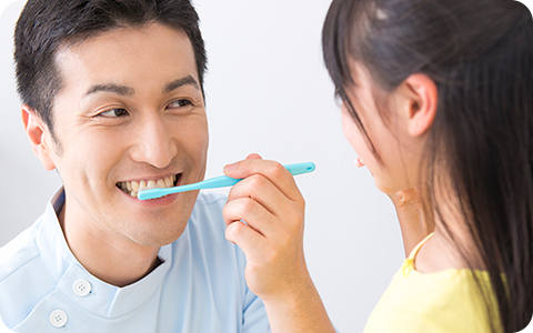 ①医院イメージ写真 ②診療室 ③イメージ画像