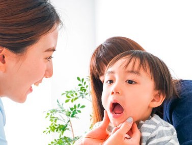 お子様の歯の健康を保護者の方と一緒に見守っていきます