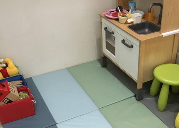 ①受付②待合スペース③キッズスペース