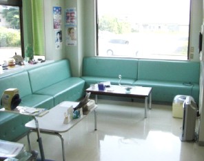 待合室にてリラックスしてお待ちください