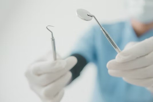 患者様の不安に配慮しながら、できる限り痛みに配慮した丁寧な治療を心がけています。