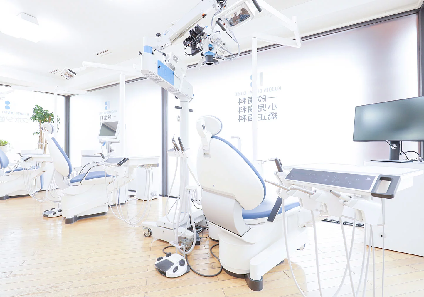 ①医院外観②待合室③診療室