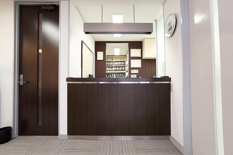 ①受付②待合室③診療室