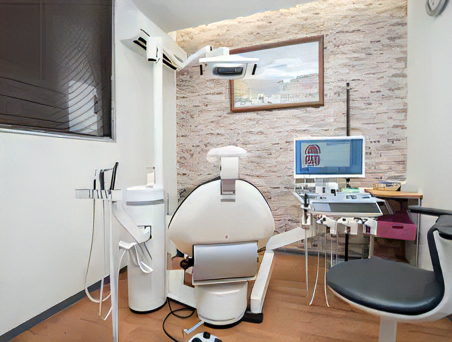 ①受付②待合室③診療室