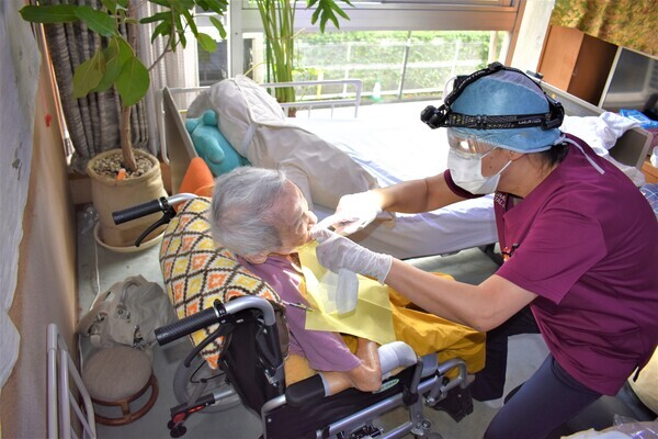 訪問治療で自宅でも歯を健康に