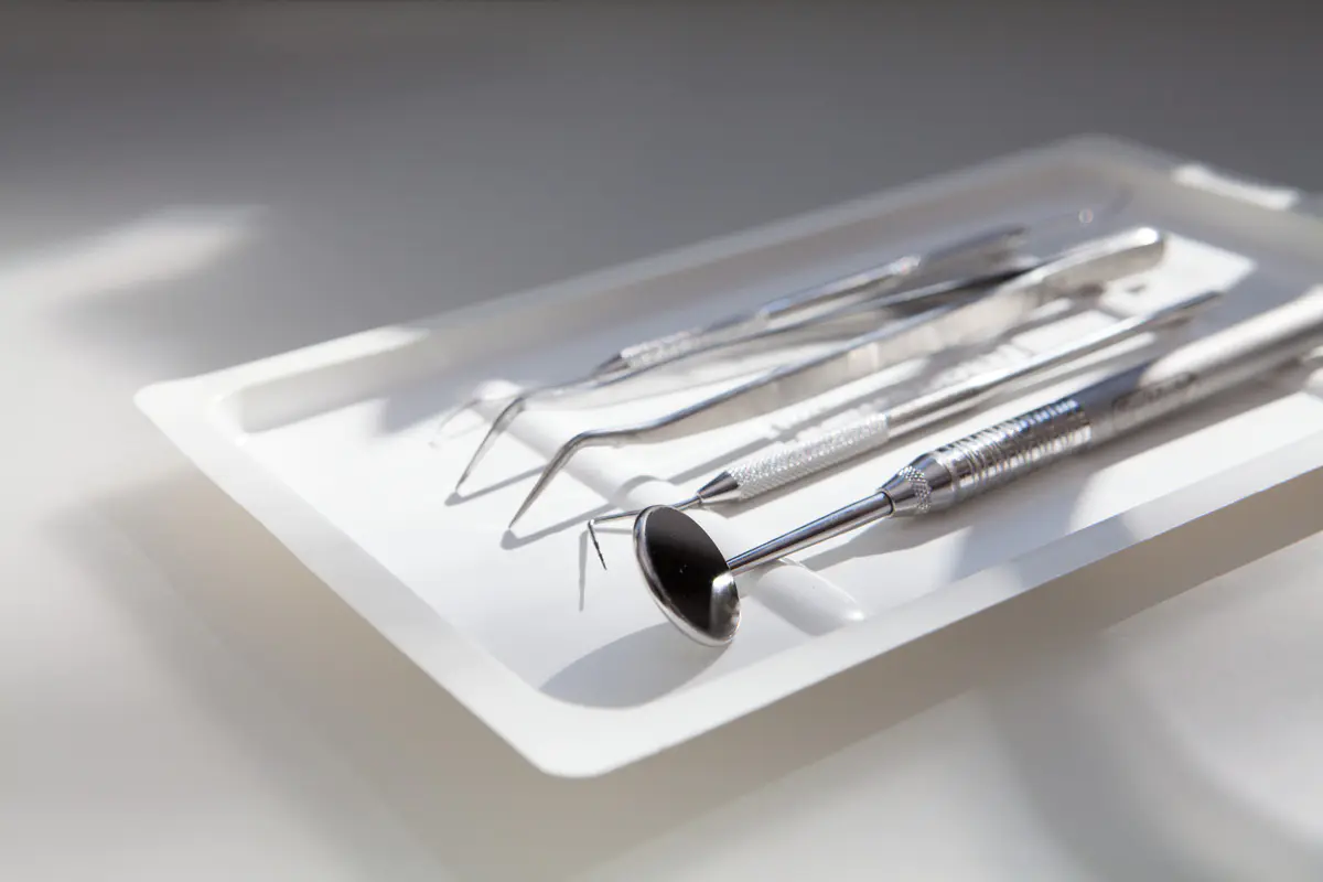 虫歯治療と根管治療の両面から歯の健康を守る取り組みを行っています。