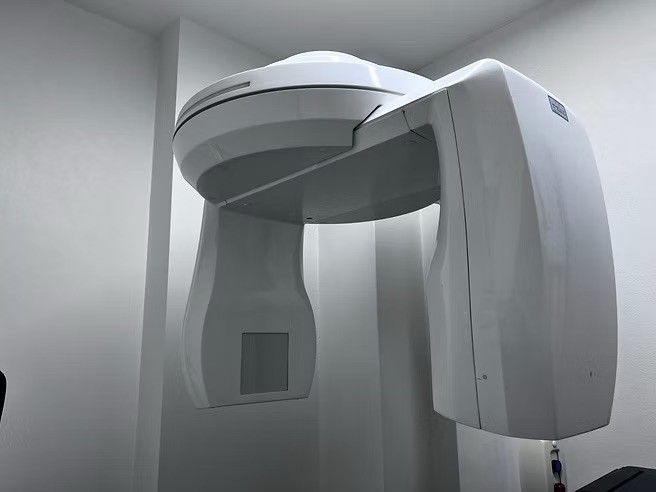 ①医院外観②受付③歯科用CT