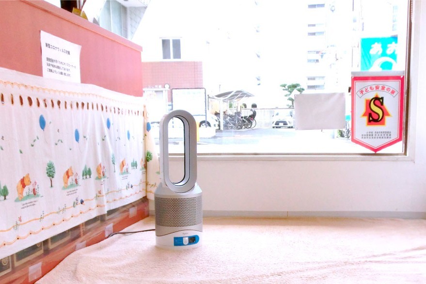 ①外観②キッズスペース③診療室