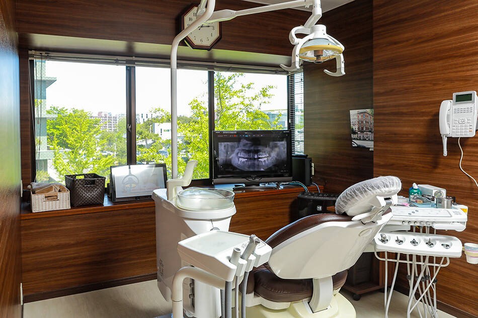 【白山駅 徒歩8分】歯周病専門医が在籍し通いやすい環境を整えた長谷川歯科